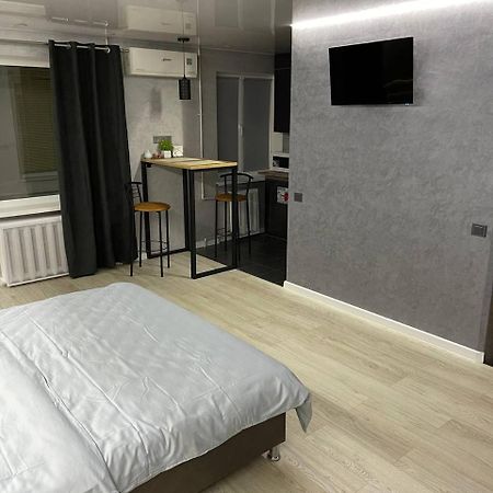 Apartcenter Вип Апартаменты В Центре Города На Гагарина クルィヴィーイ・リーフ エクステリア 写真